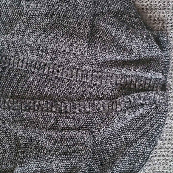American Eagle Sweater Cardigan - Picture 5 of 5